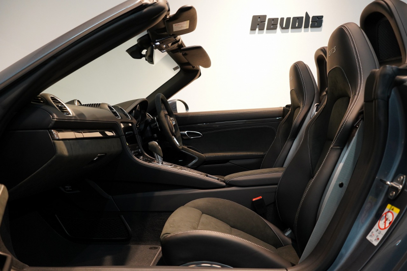 ポルシェ 718 ボクスター GTS 4.0 PDK OP246 登録済未使用車 GTSインテリアPKG 18wayスポーツシートプラス LEDヘッドライト BOSE ACC バナジウムグレー 中古車 中古車