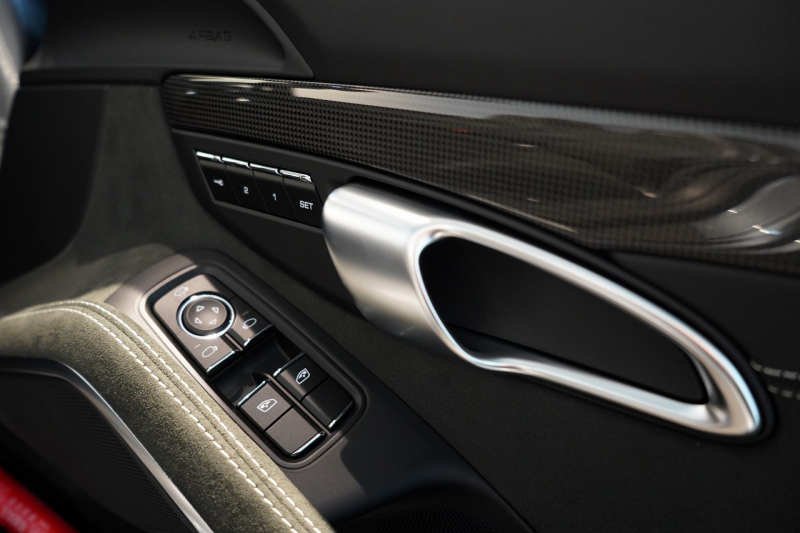 ポルシェ 718 ボクスター GTS 4.0 PDK OP246 登録済未使用車 GTSインテリアPKG 18wayスポーツシートプラス LEDヘッドライト BOSE ACC バナジウムグレー 中古車 中古車