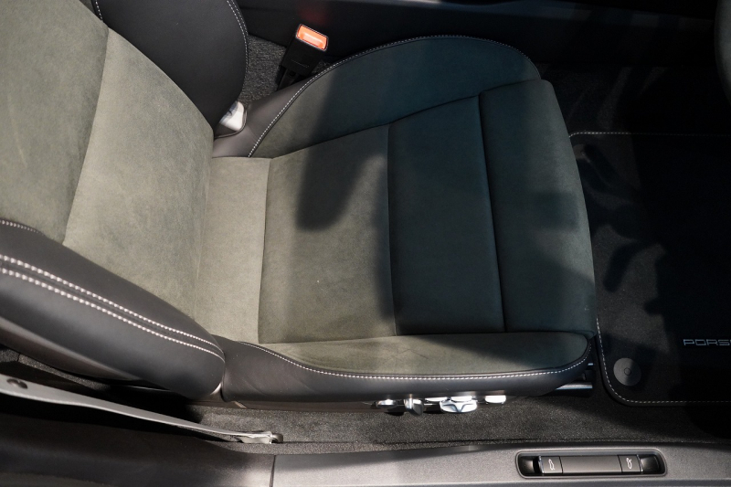 ポルシェ 718 ボクスター GTS 4.0 PDK OP246 登録済未使用車 GTSインテリアPKG 18wayスポーツシートプラス LEDヘッドライト BOSE ACC バナジウムグレー 中古車 中古車