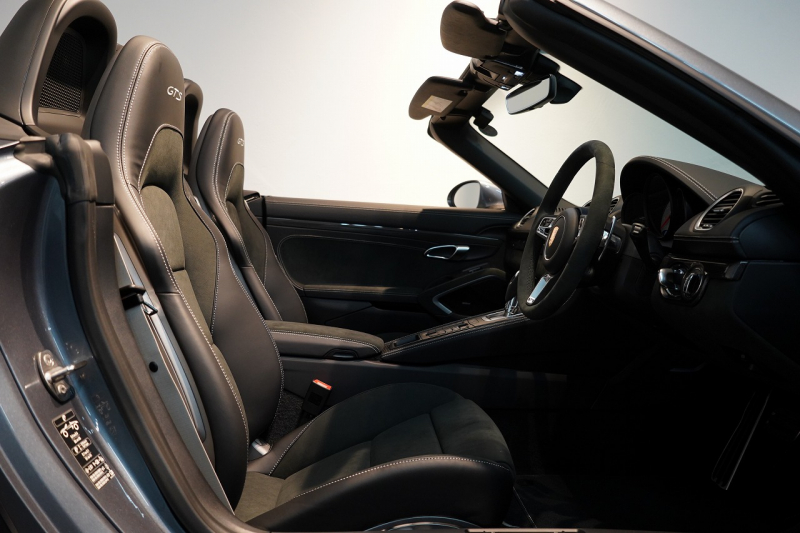 ポルシェ 718 ボクスター GTS 4.0 PDK OP246 登録済未使用車 GTSインテリアPKG 18wayスポーツシートプラス LEDヘッドライト BOSE ACC バナジウムグレー 中古車 中古車