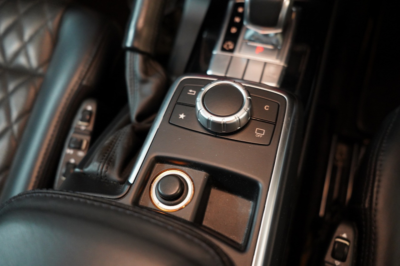 AMG Gクラス G63 designoエクスクルーシブインテリア サイドビューカメラ 禁煙車 中古車 中古車