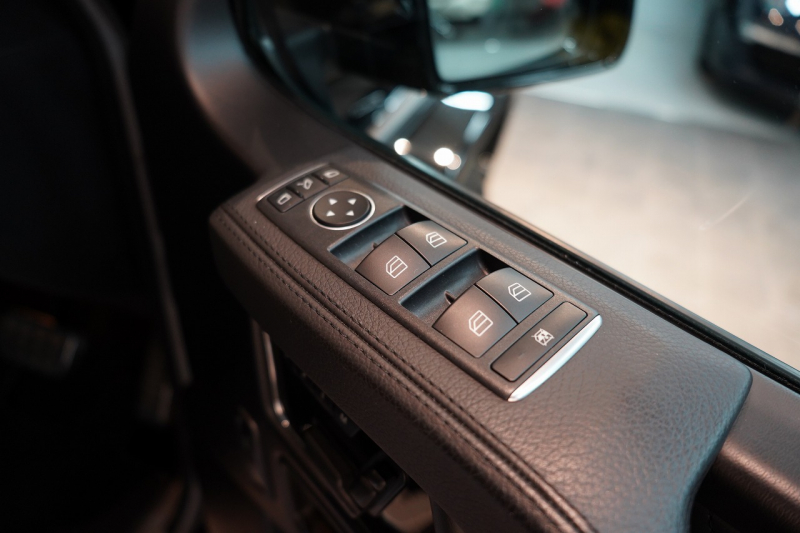 AMG Gクラス G63 designoエクスクルーシブインテリア サイドビューカメラ 禁煙車 中古車 中古車