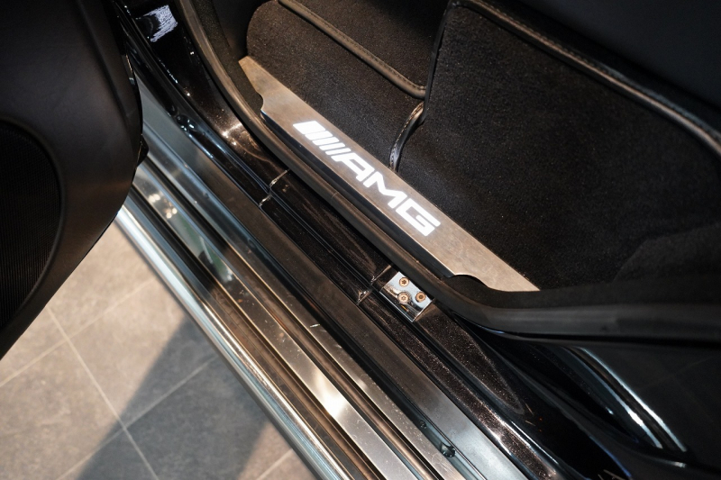 AMG Gクラス G63 designoエクスクルーシブインテリア サイドビューカメラ 禁煙車 中古車 中古車