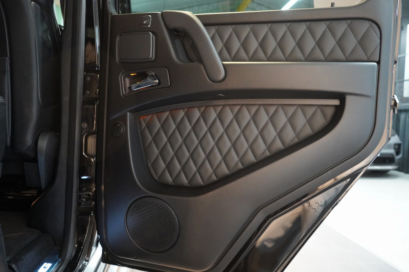 AMG Gクラス G63 designoエクスクルーシブインテリアPKG ラゲッジボード 禁煙車 中古車 中古車