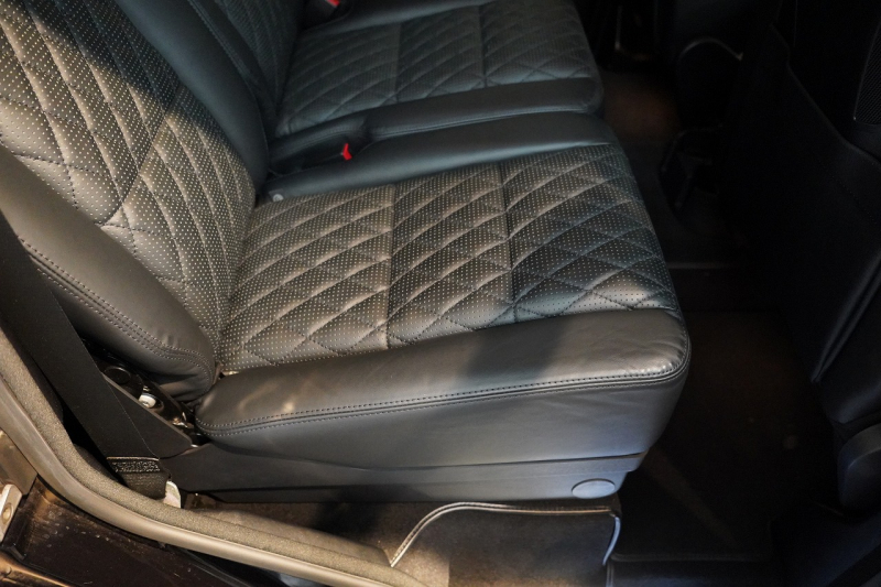 AMG Gクラス G63 designoエクスクルーシブインテリアPKG ラゲッジボード 禁煙車 中古車 中古車