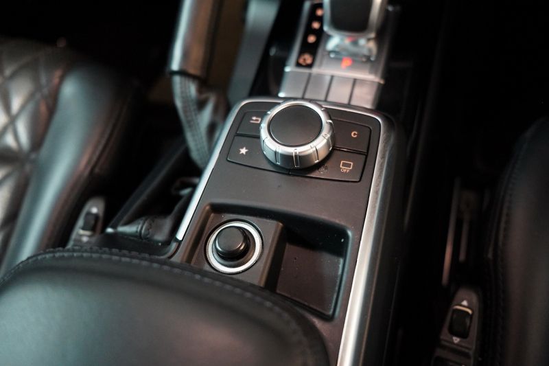 AMG Gクラス G63 designoエクスクルーシブインテリアPKG ラゲッジボード 禁煙車 中古車 中古車