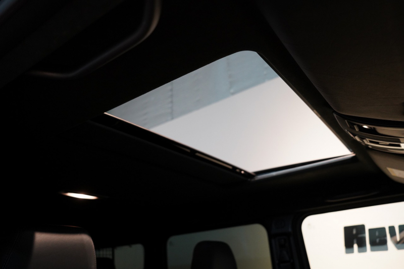 AMG Gクラス G63 designoエクスクルーシブインテリアPKG ラゲッジボード 禁煙車 中古車 中古車