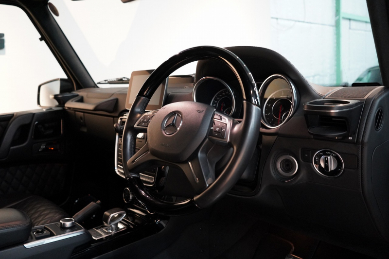 AMG Gクラス G63 designoエクスクルーシブインテリアPKG ラゲッジボード 禁煙車 中古車 中古車