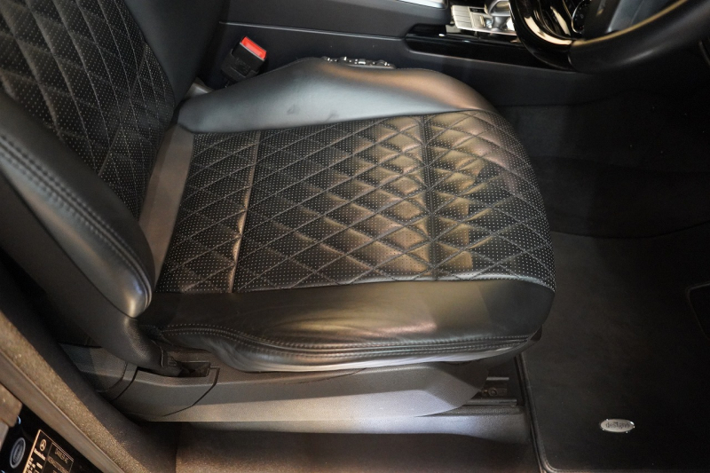 AMG Gクラス G63 designoエクスクルーシブインテリアPKG ラゲッジボード 禁煙車 中古車 中古車