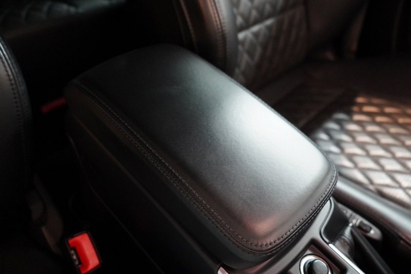 AMG Gクラス G63 designoエクスクルーシブインテリアPKG ラゲッジボード 禁煙車 中古車 中古車