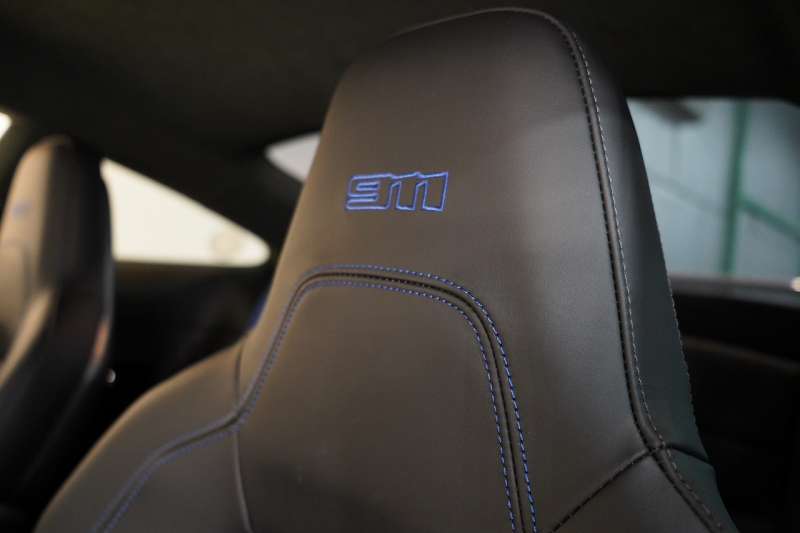 ポルシェ 911(Type992) Carrera T 6MT 後期モデル(992.2) 1オーナー OP500  エアロキット カーボンルーフ CarreraTインテリアPKG 18way電動シート Burmester 中古車 中古車