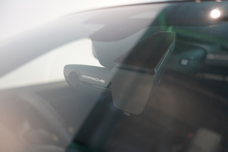 ポルシェ 911(Type992) Carrera T 6MT 後期モデル(992.2) 1オーナー OP500  エアロキット カーボンルーフ CarreraTインテリアPKG 18way電動シート Burmester 中古車 中古車