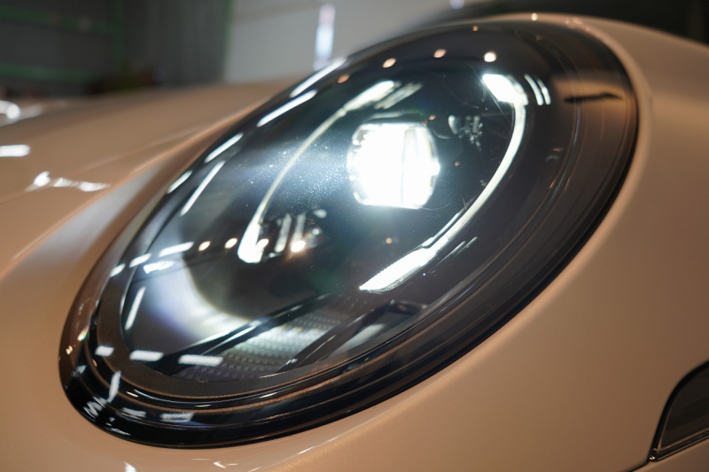 ポルシェ 911(Type992) Carrera T 6MT 後期モデル(992.2) 1オーナー OP500  エアロキット カーボンルーフ CarreraTインテリアPKG 18way電動シート Burmester 中古車 中古車