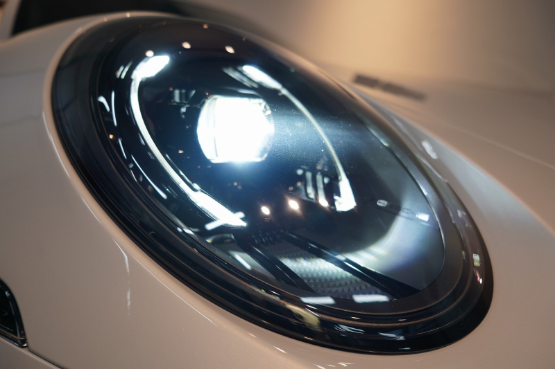 ポルシェ 911(Type992) Carrera T 6MT 後期モデル(992.2) 1オーナー OP500  エアロキット カーボンルーフ CarreraTインテリアPKG 18way電動シート Burmester 中古車 中古車