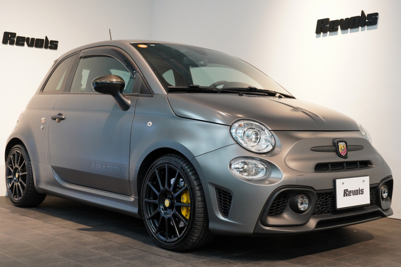 アバルト 595 モメント 5MT 左H 全国49台限定 ミシュラン25年製新品タイヤ交換済 専用マットグレー 中古車