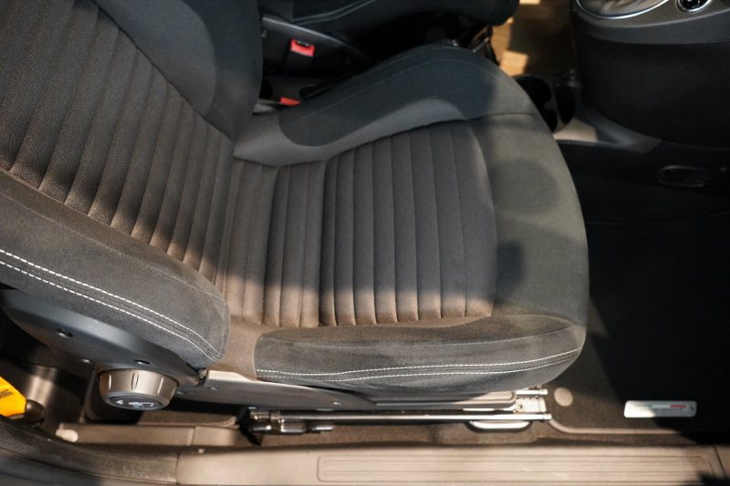 アバルト 595 モメント 5MT 左H 全国49台限定 ミシュラン25年製新品タイヤ交換済 専用マットグレー 中古車 中古車