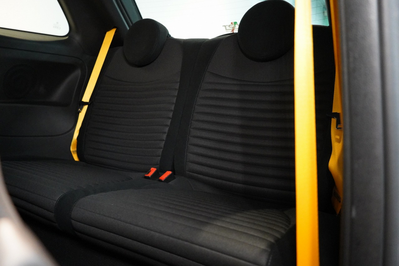 アバルト 595 モメント 5MT 左H 全国49台限定 ミシュラン25年製新品タイヤ交換済 専用マットグレー 中古車 中古車