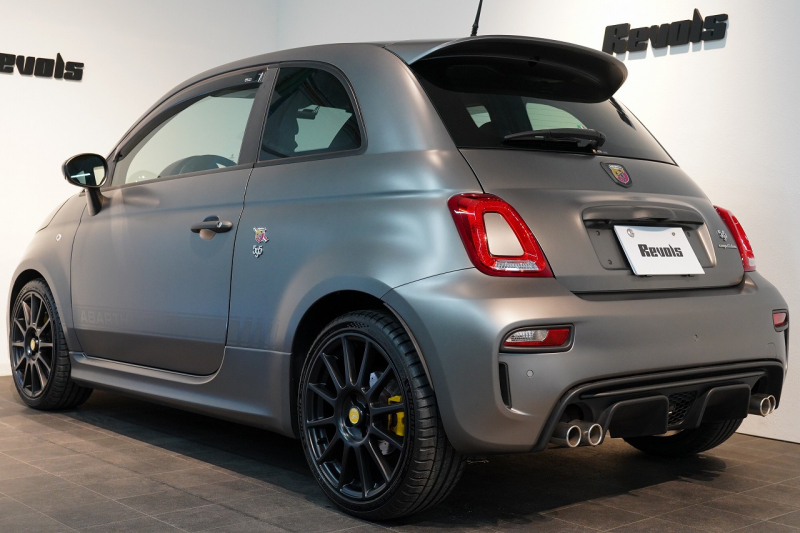 アバルト 595 モメント 5MT 左H 全国49台限定 ミシュラン25年製新品タイヤ交換済 専用マットグレー 中古車 中古車