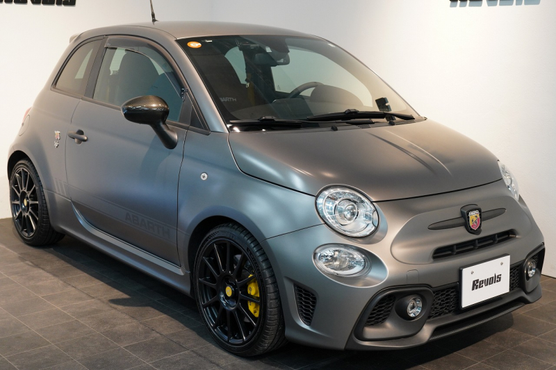 アバルト 595 モメント 5MT 左H 全国49台限定 ミシュラン25年製新品タイヤ交換済 専用マットグレー 中古車 中古車