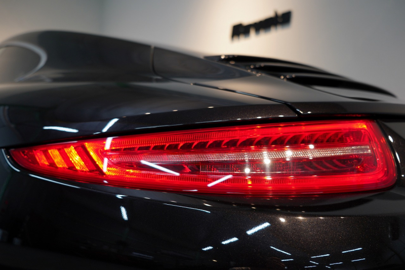 ポルシェ 911(Type991.1) Carrera S PDK 左H ペピータ柄シート スポクロ スポエグ スポーツステア ガラスSR オールレザー 中古車 中古車