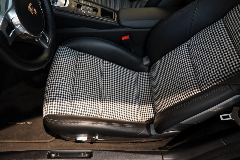 ポルシェ 911(Type991.1) Carrera S PDK 左H ペピータ柄シート スポクロ スポエグ スポーツステア ガラスSR オールレザー 中古車 中古車