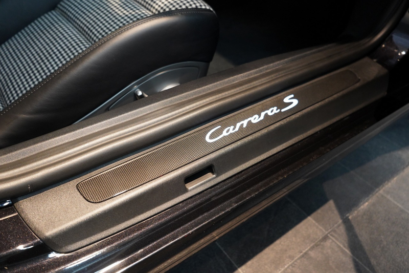 ポルシェ 911(Type991.1) Carrera S PDK 左H ペピータ柄シート スポクロ スポエグ スポーツステア ガラスSR オールレザー 中古車 中古車