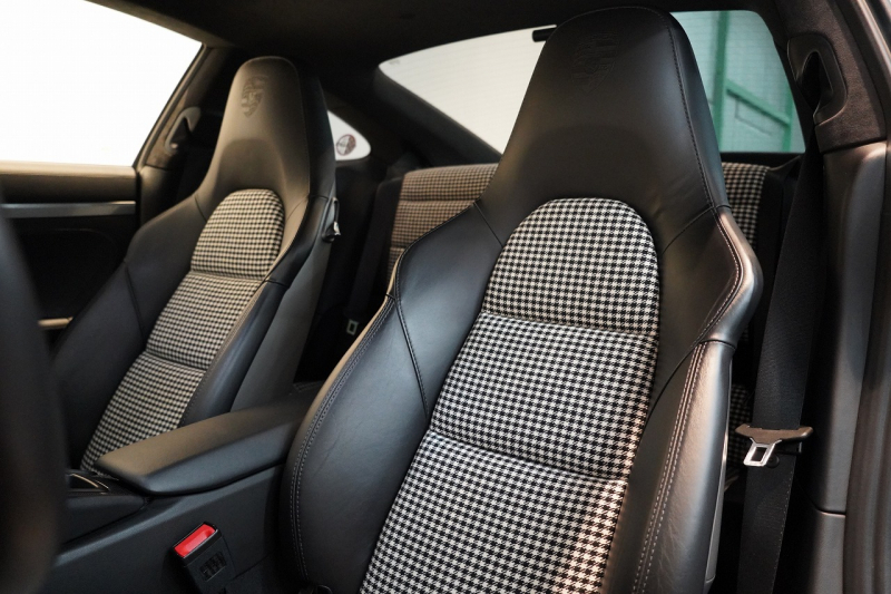 ポルシェ 911(Type991.1) Carrera S PDK 左H ペピータ柄シート スポクロ スポエグ スポーツステア ガラスSR オールレザー 中古車 中古車