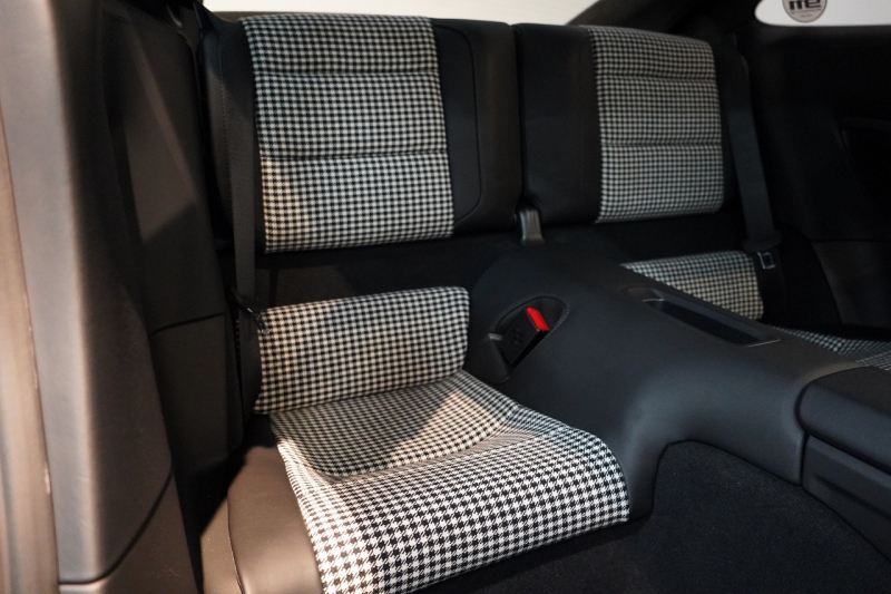 ポルシェ 911(Type991.1) Carrera S PDK 左H ペピータ柄シート スポクロ スポエグ スポーツステア ガラスSR オールレザー 中古車 中古車