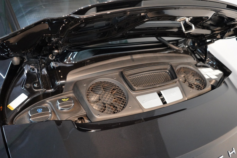 ポルシェ 911(Type991.1) Carrera S PDK 左H ペピータ柄シート スポクロ スポエグ スポーツステア ガラスSR オールレザー 中古車 中古車