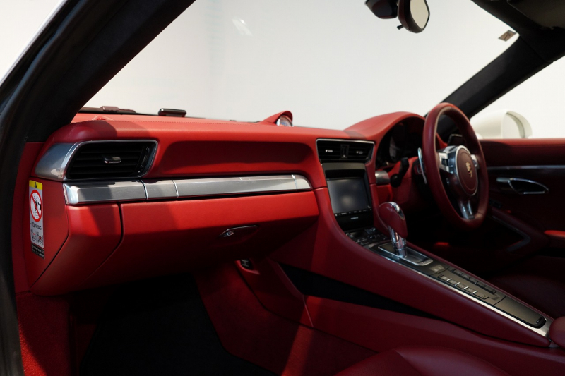 ポルシェ 911(Type991.1) Carrera S PDK PC入庫22回 スポクロ スポエグ スポーツステア ナチュラルレザーインテリア 4wayスポーツシートプラス PASMスポーツシャシー 中古車 中古車