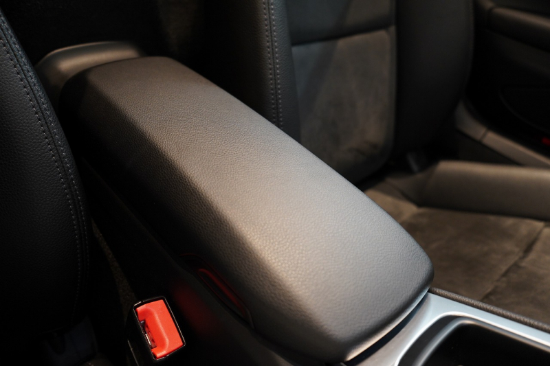 ポルシェ 718 ボクスター 2.0 6MT 19インチBoxsterSホイール スポーツエグゾースト スポーツテールパイプ 電格ミラー 中古車 中古車