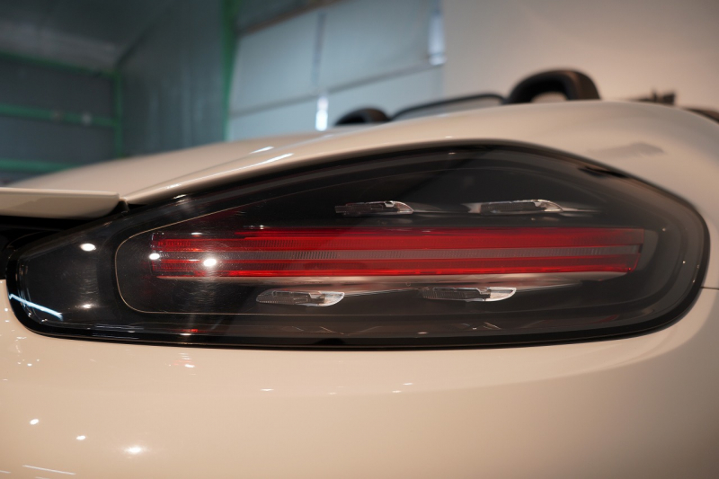 ポルシェ 718 ボクスター 2.0 6MT 19インチBoxsterSホイール スポーツエグゾースト スポーツテールパイプ 電格ミラー 中古車 中古車