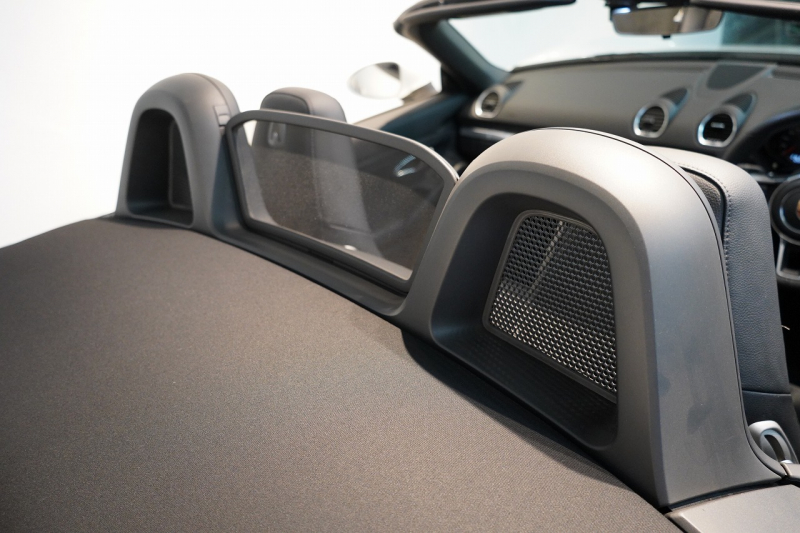 ポルシェ 718 ボクスター 2.0 6MT 19インチBoxsterSホイール スポーツエグゾースト スポーツテールパイプ 電格ミラー 中古車 中古車