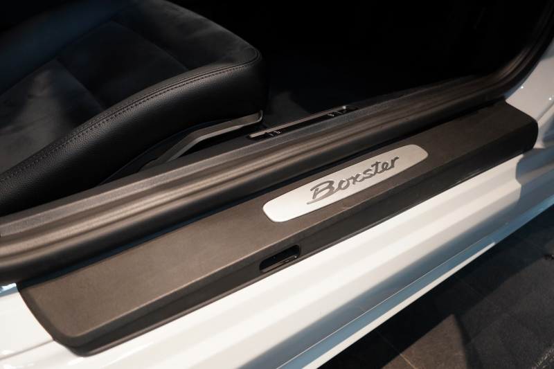 ポルシェ 718 ボクスター 2.0 6MT 19インチBoxsterSホイール スポーツエグゾースト スポーツテールパイプ 電格ミラー 中古車 中古車