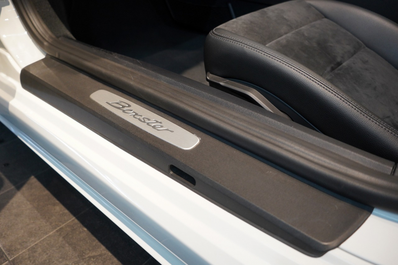 ポルシェ 718 ボクスター 2.0 6MT 19インチBoxsterSホイール スポーツエグゾースト スポーツテールパイプ 電格ミラー 中古車 中古車