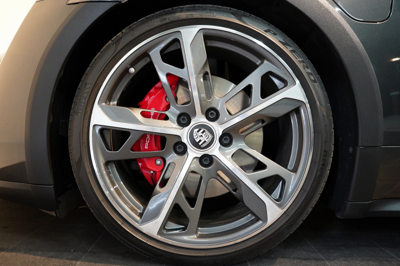 ポルシェ タイカン クロスツーリスモ 4S 1オーナー OP334 スポクロ ツートーンスムースレザー リアアクスルステア パワステプラス パノラマルーフ バルカノグレー 中古車 中古車