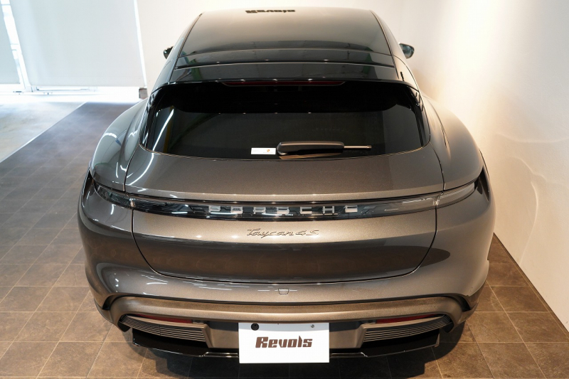 ポルシェ タイカン クロスツーリスモ 4S 1オーナー OP334 スポクロ ツートーンスムースレザー リアアクスルステア パワステプラス パノラマルーフ バルカノグレー 中古車 中古車
