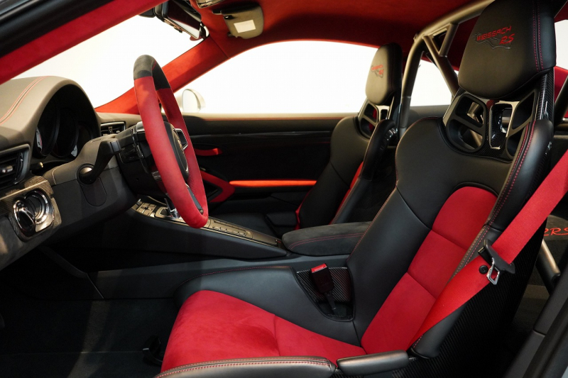 ポルシェ 911(Type991.2) GT2RS Weissach Package Fリフティング クラブスポーツ GTシルバー  中古車