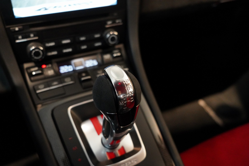 ポルシェ 911(Type991.2) GT2RS Weissach Package Fリフティング クラブスポーツ GTシルバー  中古車