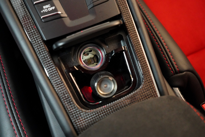 ポルシェ 911(Type991.2) GT2RS Weissach Package Fリフティング クラブスポーツ GTシルバー  中古車