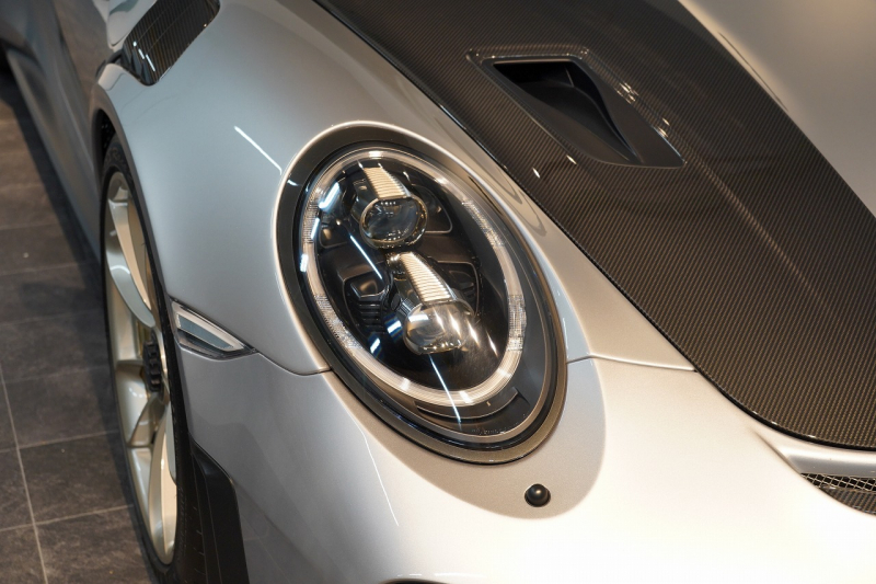 ポルシェ 911(Type991.2) GT2RS Weissach Package Fリフティング クラブスポーツ GTシルバー  中古車