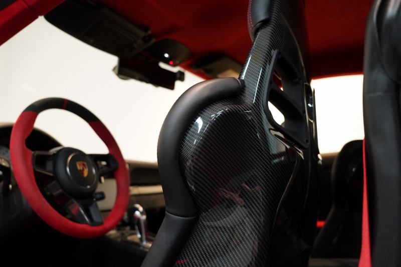 ポルシェ 911(Type991.2) GT2RS Weissach Package Fリフティング クラブスポーツ GTシルバー  中古車