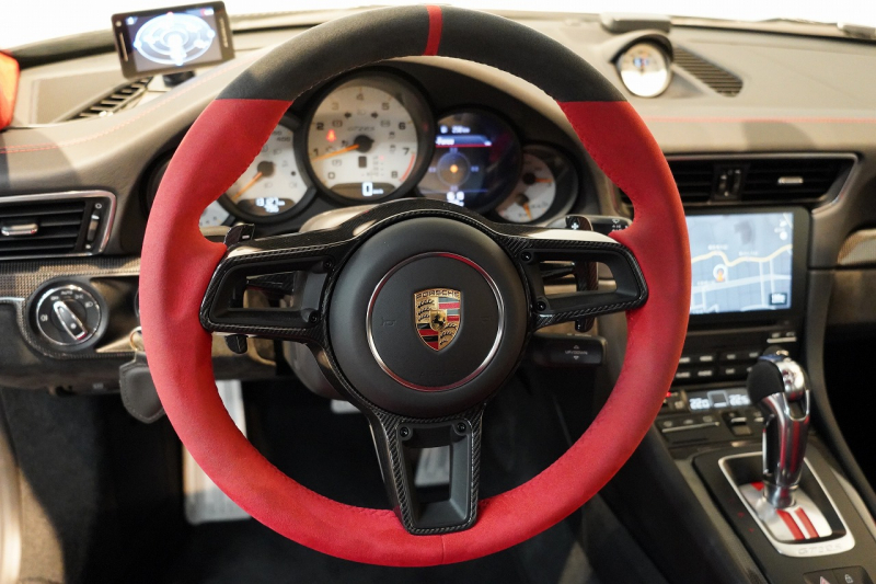 ポルシェ 911(Type991.2) GT2RS Weissach Package Fリフティング クラブスポーツ GTシルバー  中古車