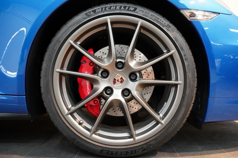 ポルシェ 911(Type991.1) Carrera 4S 7MT 左H 正規D車 スポクロ スポエグ スポーツステア カップエアロキット レザーインテリア シートベンチレーション 中古車 中古車