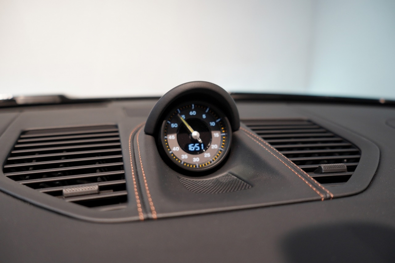 ポルシェ 新規車種 GT3 with Touring Package 6MT 正規D車 左H OP573 Exclusive Manufakturレザーインテリア PCCB Fリフト クロノPKG 1オーナー 中古車 中古車