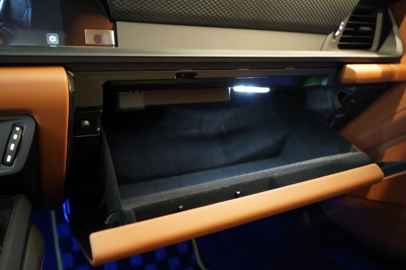 ポルシェ 新規車種 GT3 with Touring Package 6MT 正規D車 左H OP573 Exclusive Manufakturレザーインテリア PCCB Fリフト クロノPKG 1オーナー 中古車 中古車