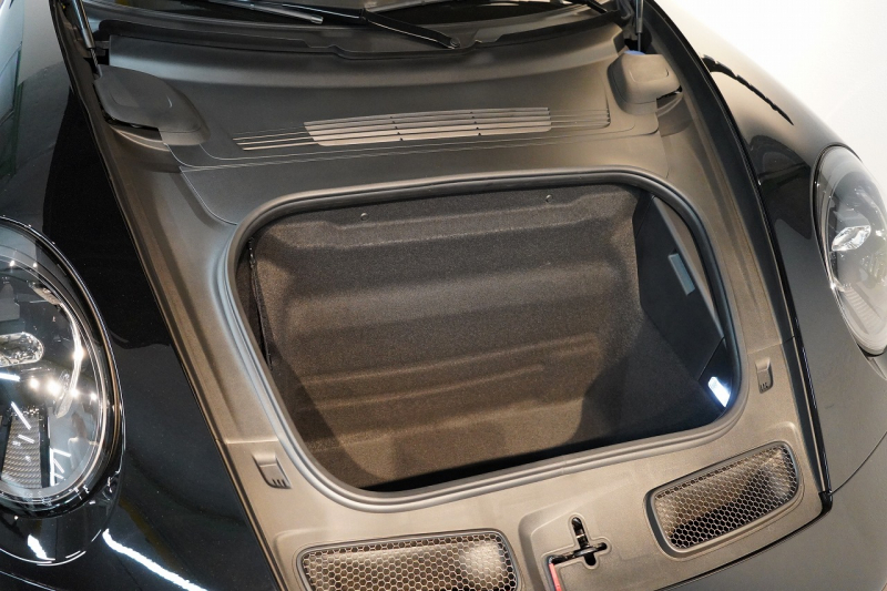 ポルシェ 新規車種 GT3 with Touring Package 6MT 正規D車 左H OP573 Exclusive Manufakturレザーインテリア PCCB Fリフト クロノPKG 1オーナー 中古車 中古車