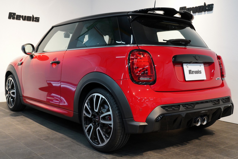 MINI(ミニ) ミニ JHON COOPER WORKS 新車保証付 JCWトリム ブラックルーフ＆ミラー 中古車 中古車