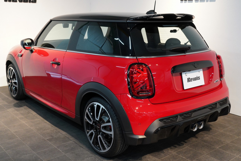 MINI(ミニ) ミニ JHON COOPER WORKS 新車保証付 JCWトリム ブラックルーフ＆ミラー 中古車 中古車