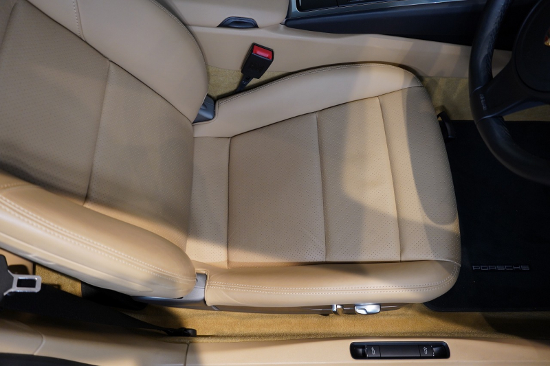 ポルシェ 911(Type991.1) Carrera S 7MT スポクロ スポーツデザインPKG PDCC 2トーンレザーインテリア マホガニーメタリック 中古車 中古車
